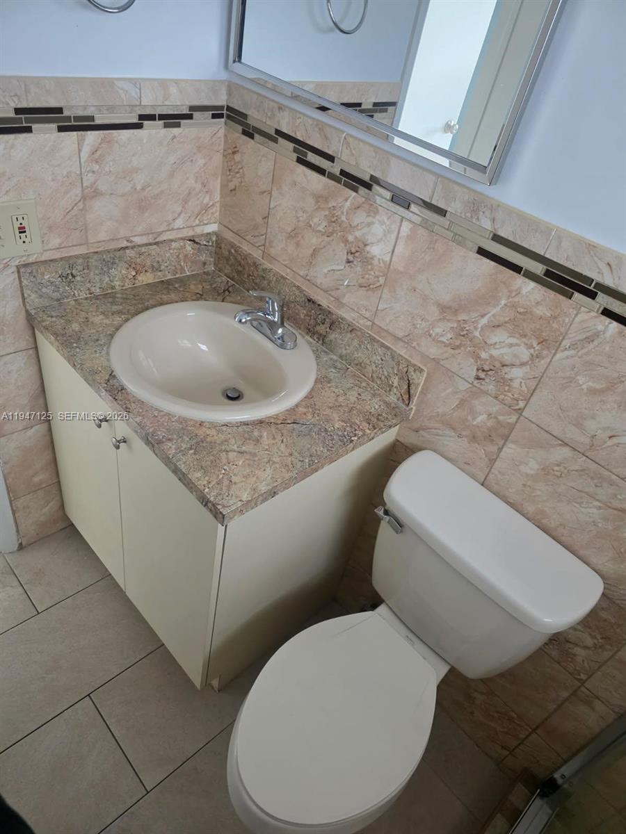 1575 NW 1st ST #3, Miami FL 33125