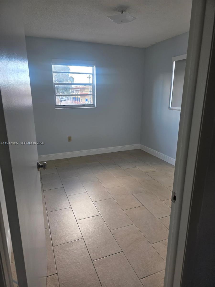 1575 NW 1st ST #3, Miami FL 33125