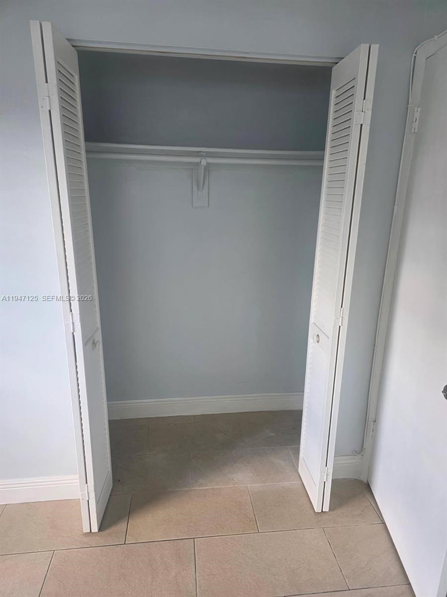 1575 NW 1st ST #3, Miami FL 33125