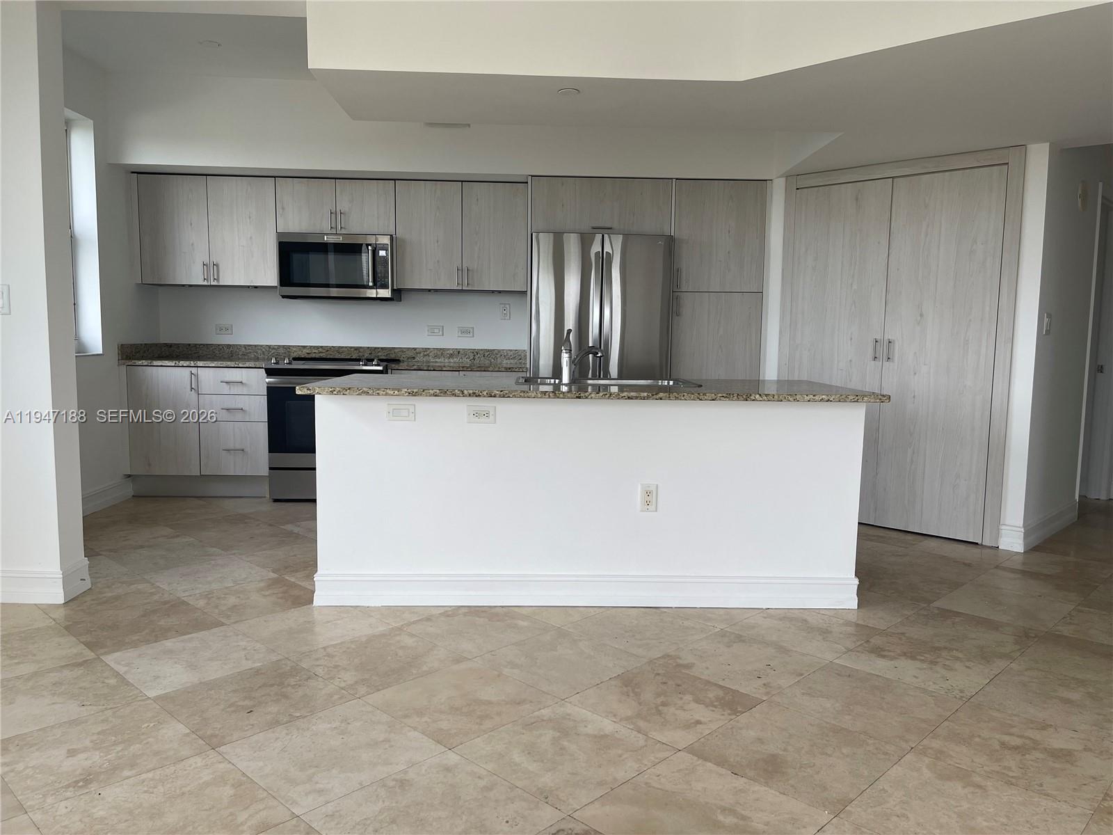 19900 E Country Club Dr #502, Aventura FL 33180