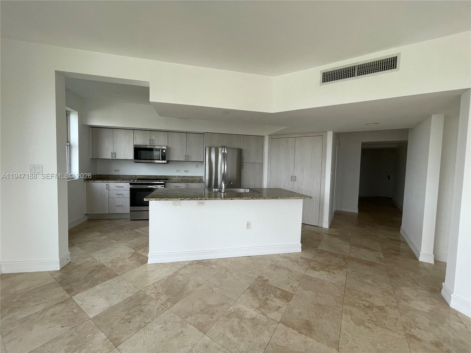 19900 E Country Club Dr #502, Aventura FL 33180