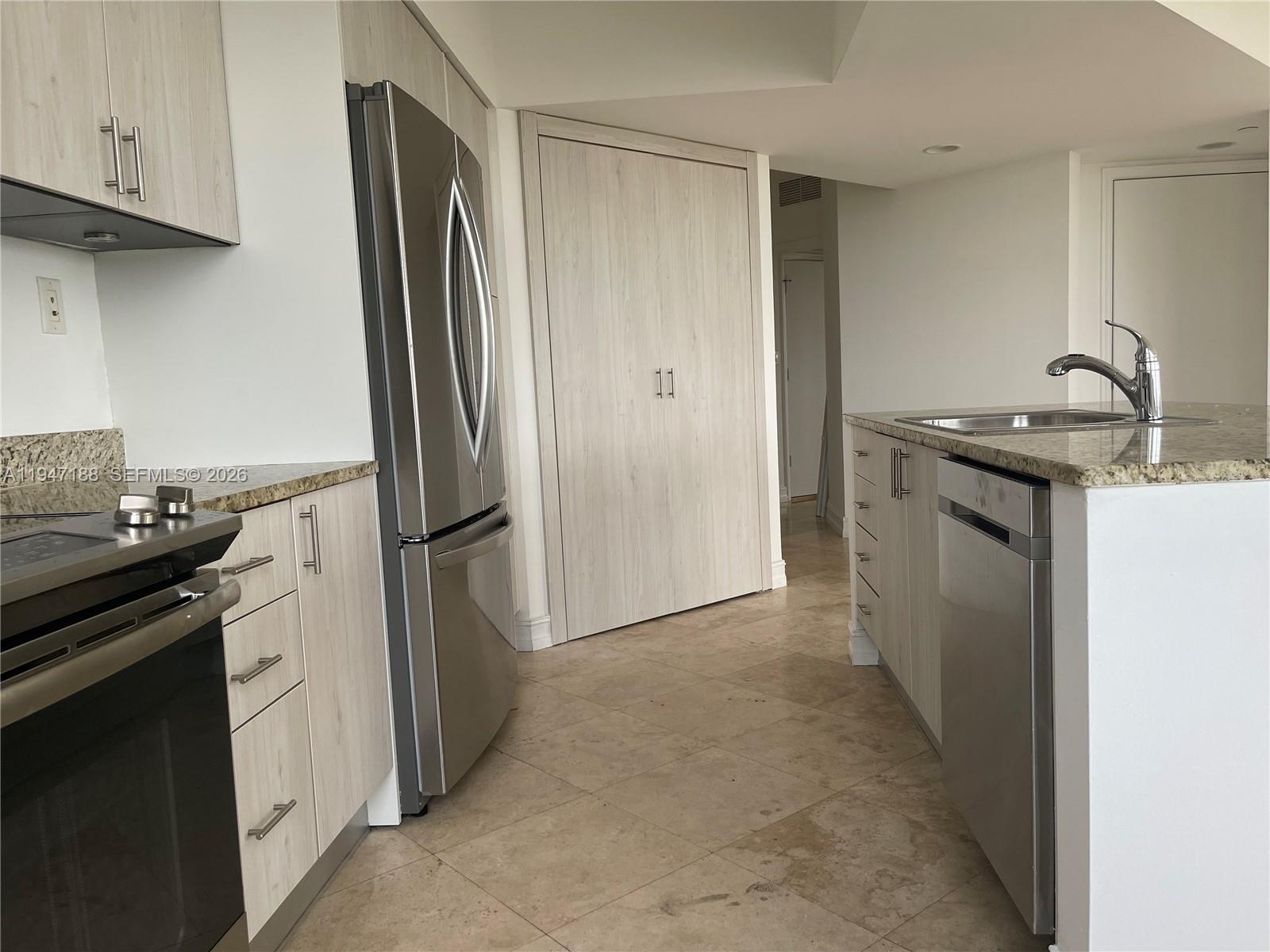 19900 E Country Club Dr #502, Aventura FL 33180
