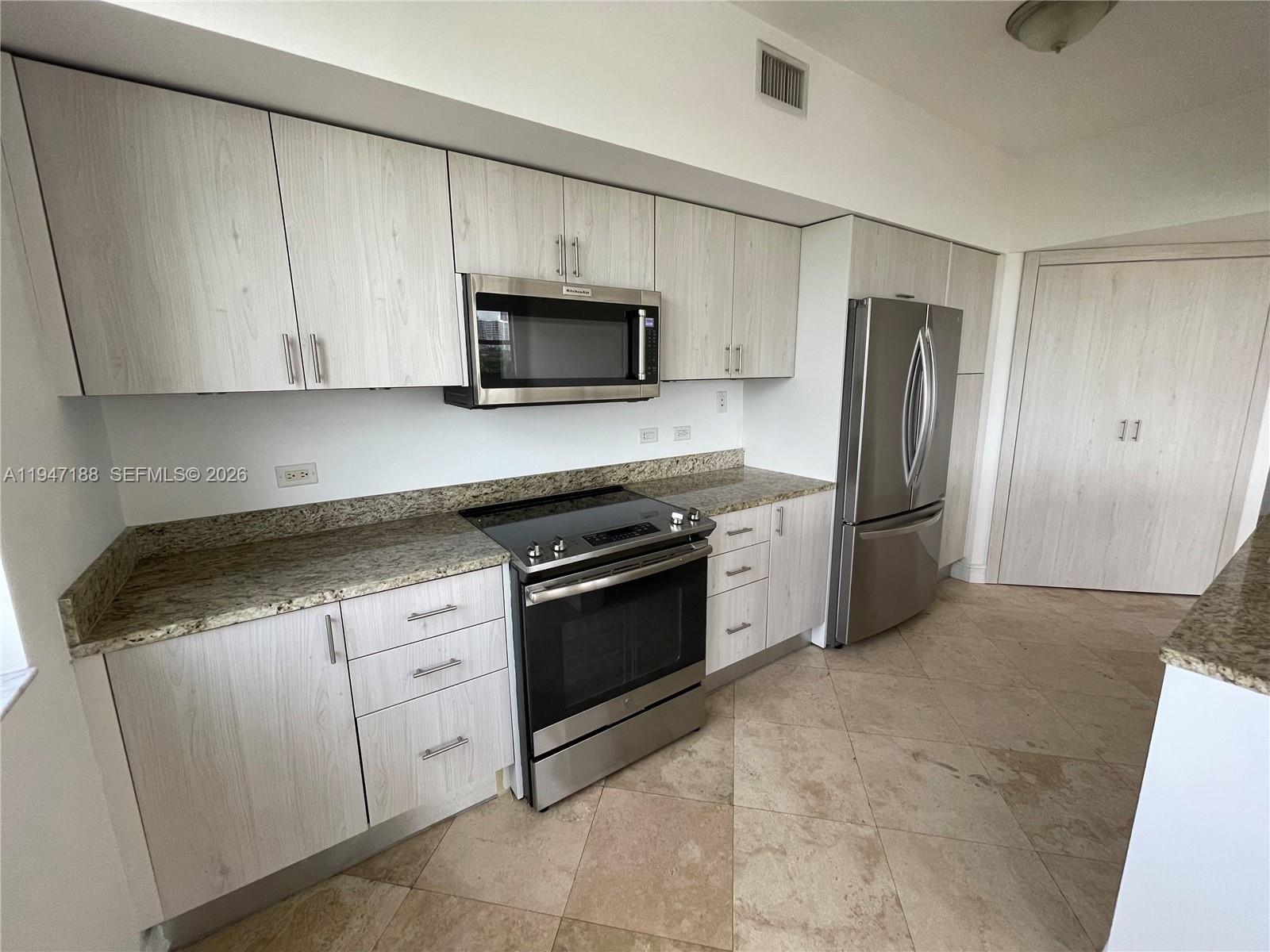 19900 E Country Club Dr #502, Aventura FL 33180