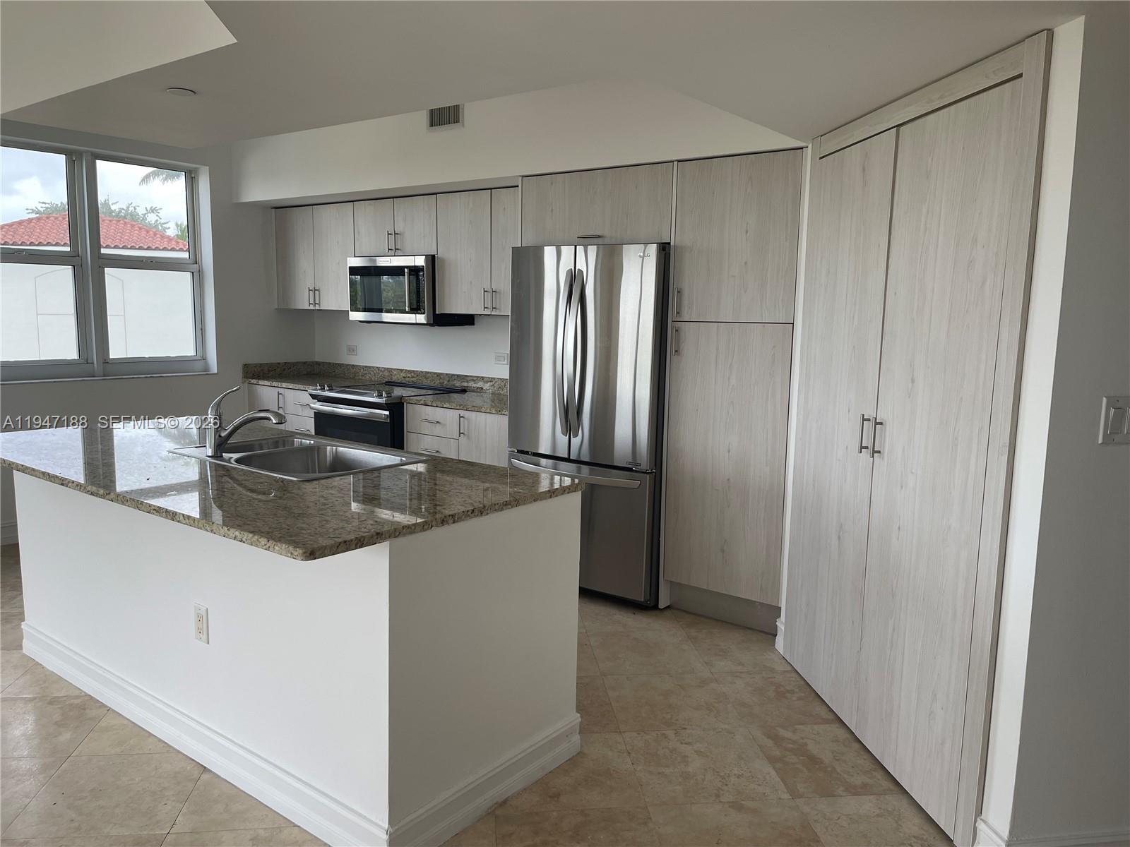 19900 E Country Club Dr #502, Aventura FL 33180