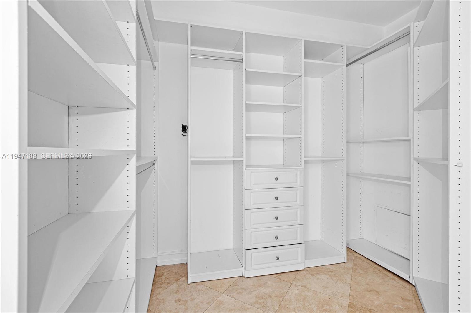19900 E Country Club Dr #502, Aventura FL 33180