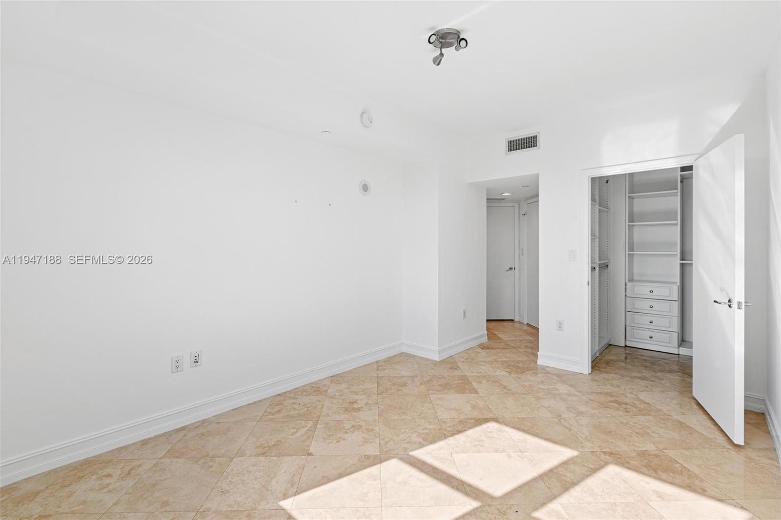 19900 E Country Club Dr #502, Aventura FL 33180