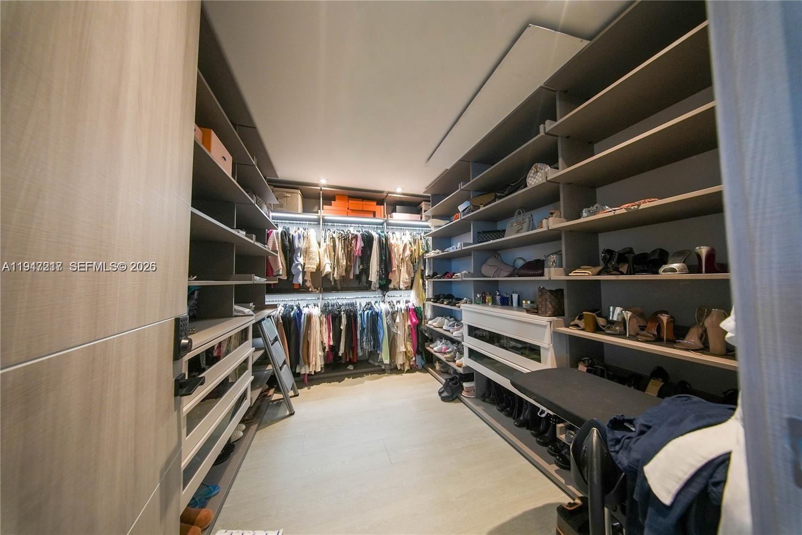 7520 W Treasure Dr #0, North Bay Village FL 33141