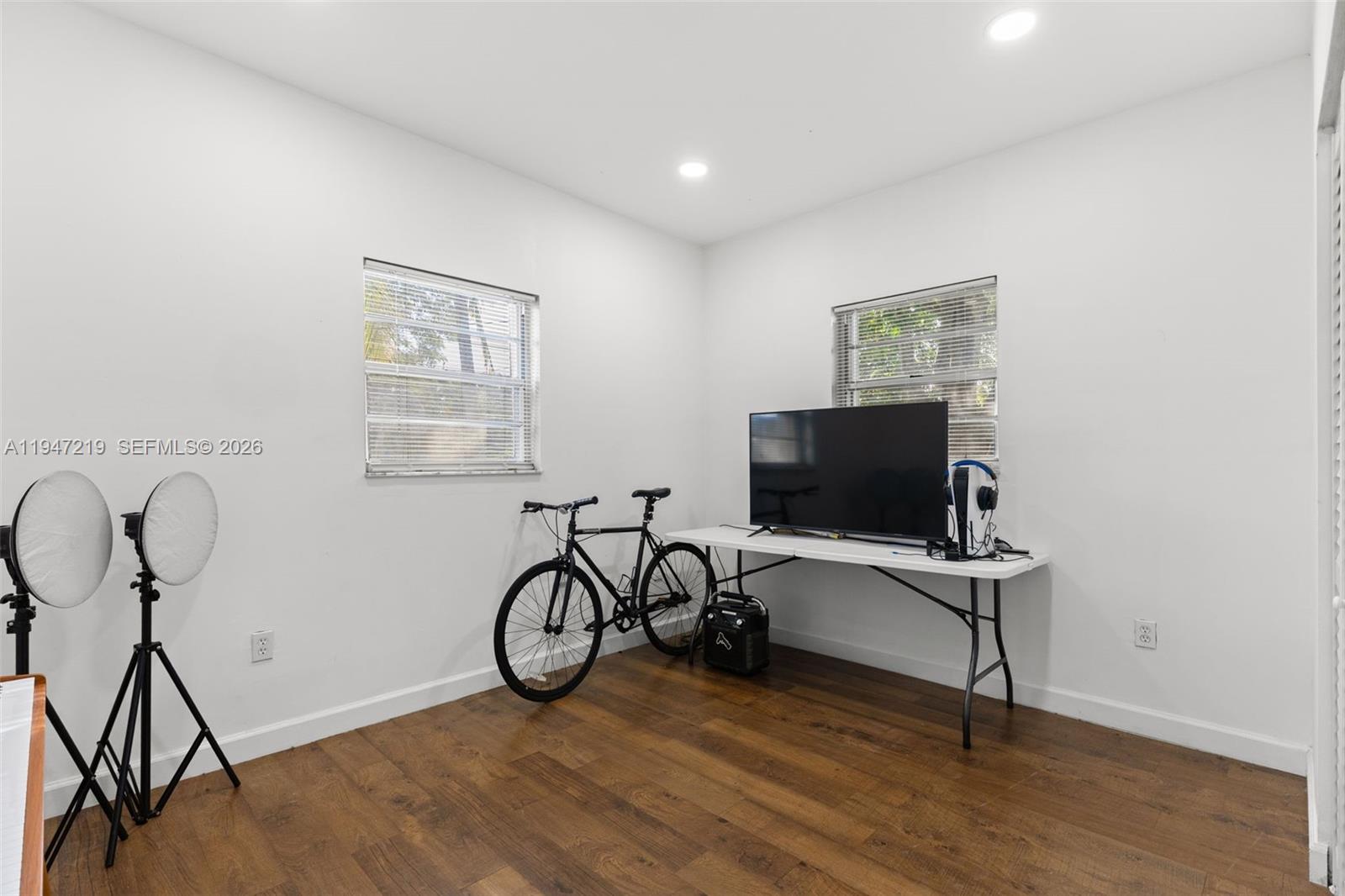 550 Cardinal St, Miami Springs FL 33166