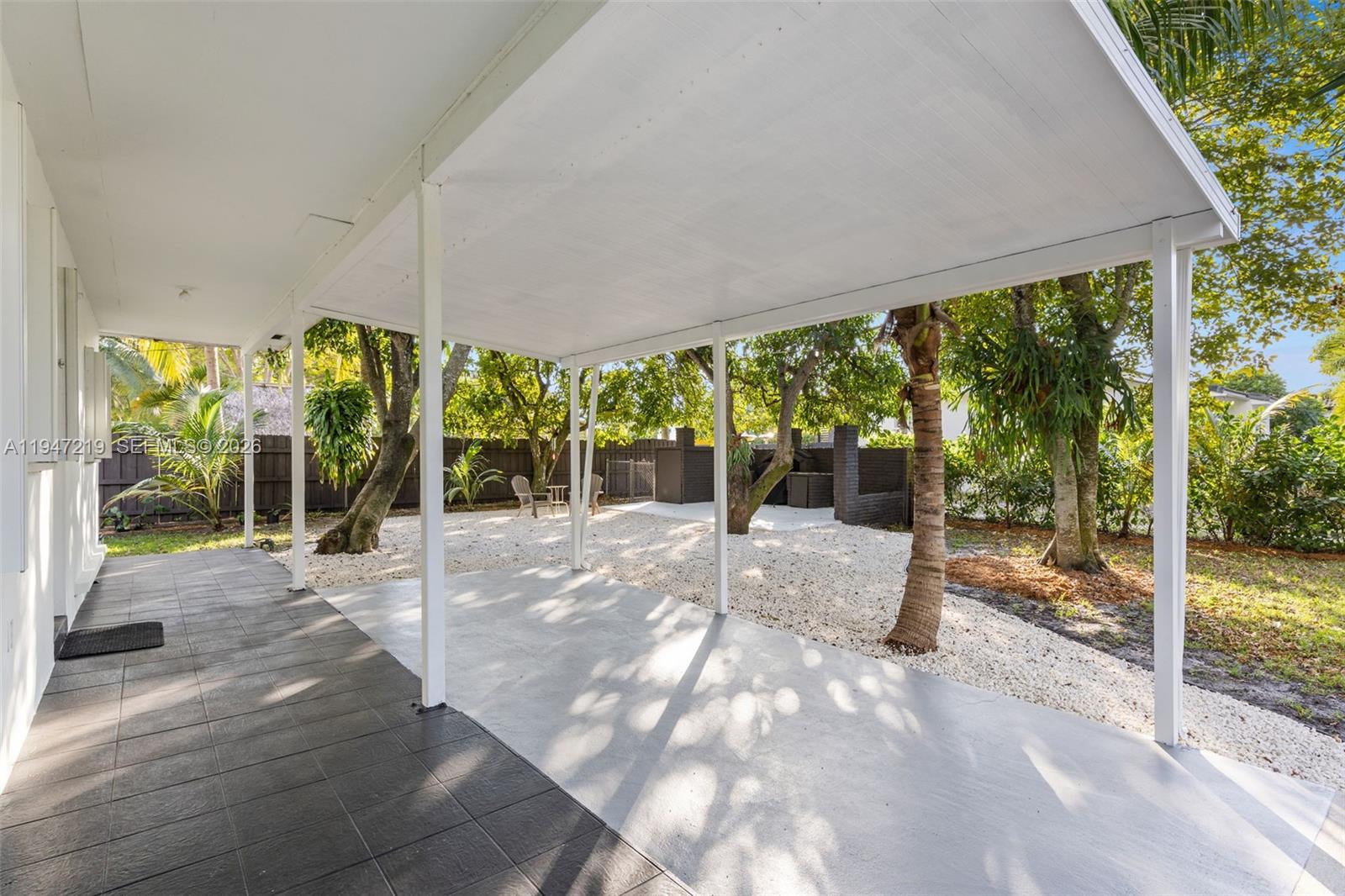 550 Cardinal St, Miami Springs FL 33166