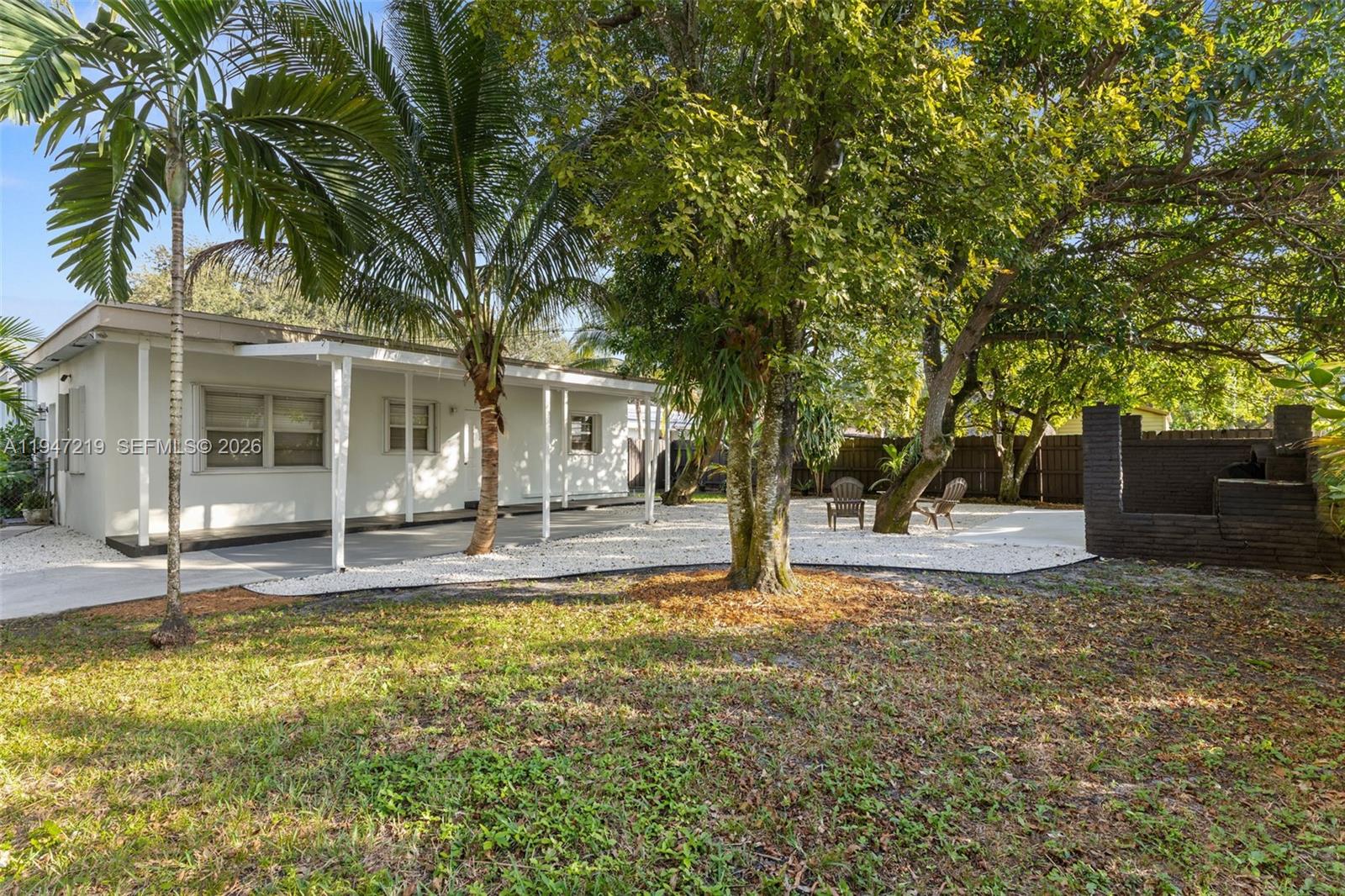 550 Cardinal St, Miami Springs FL 33166