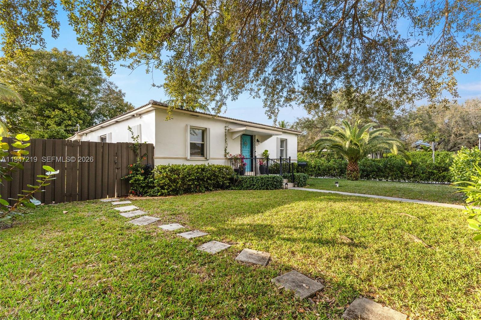 550 Cardinal St, Miami Springs FL 33166