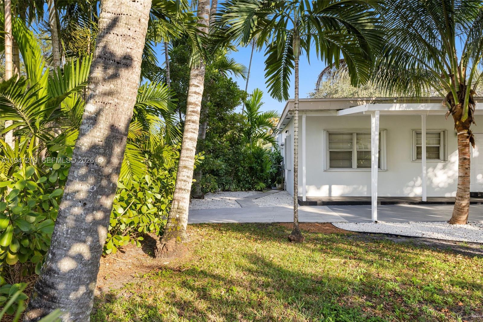 550 Cardinal St, Miami Springs FL 33166