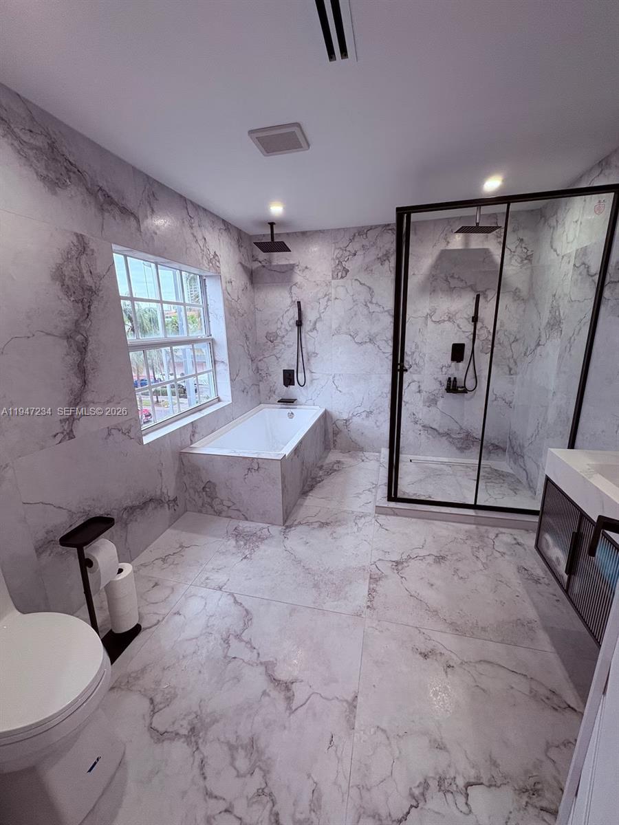 3822 NE 171st St #3822, North Miami Beach FL 33160