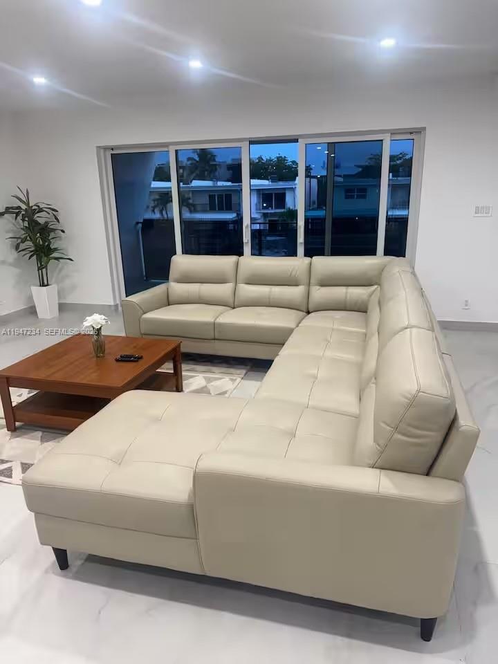 3822 NE 171st St #3822, North Miami Beach FL 33160