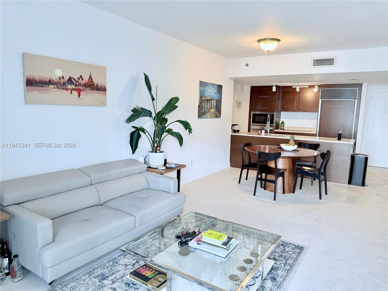 465 Brickell Ave #2906, Miami FL 33131