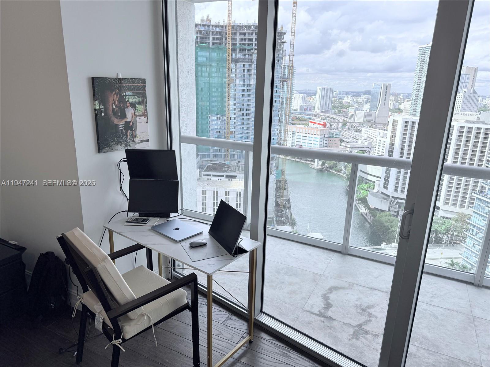 465 Brickell Ave #2906, Miami FL 33131