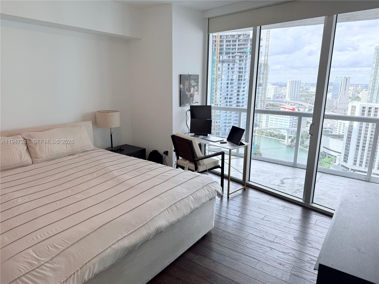 465 Brickell Ave #2906, Miami FL 33131