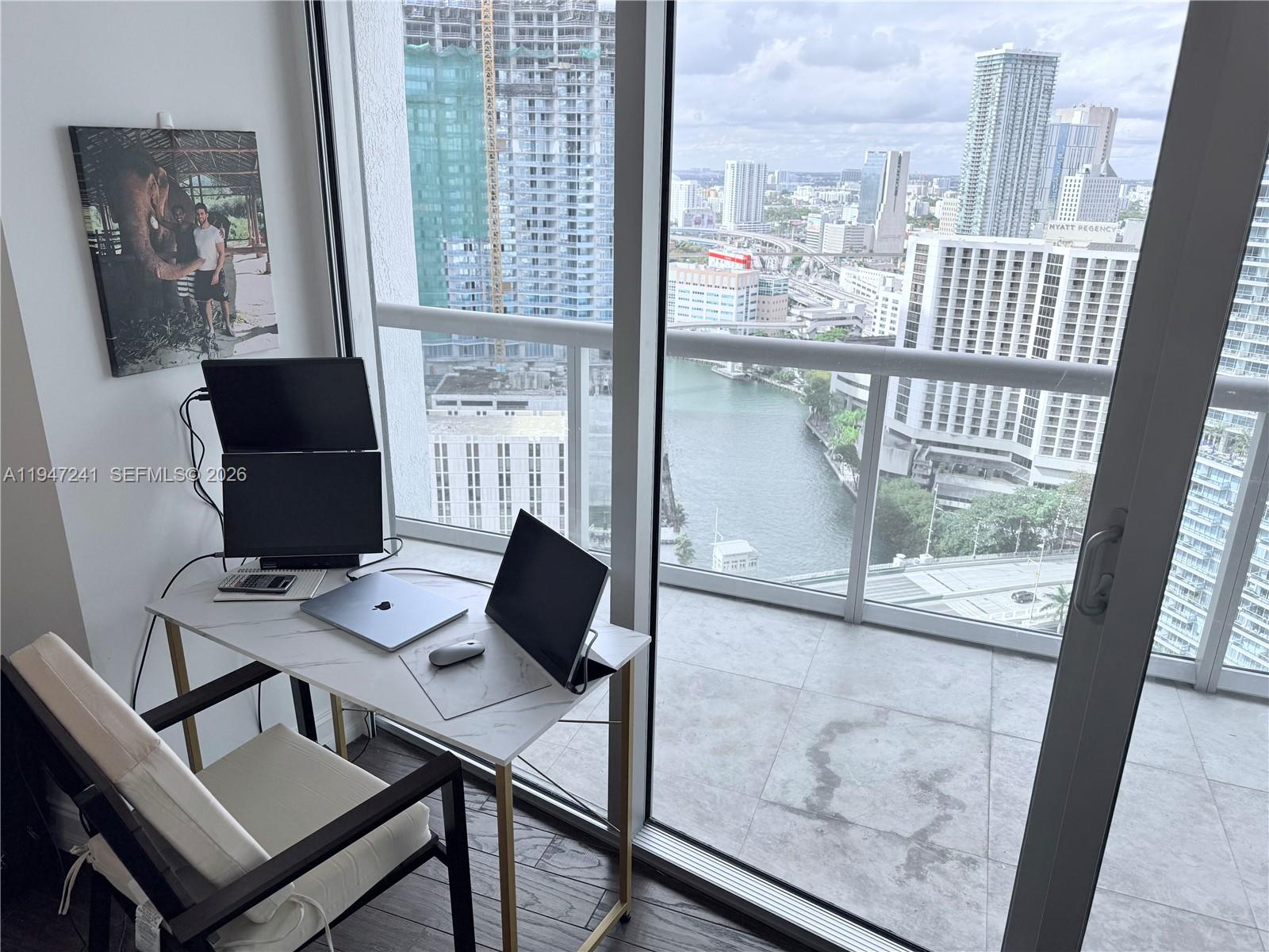 465 Brickell Ave #2906, Miami FL 33131