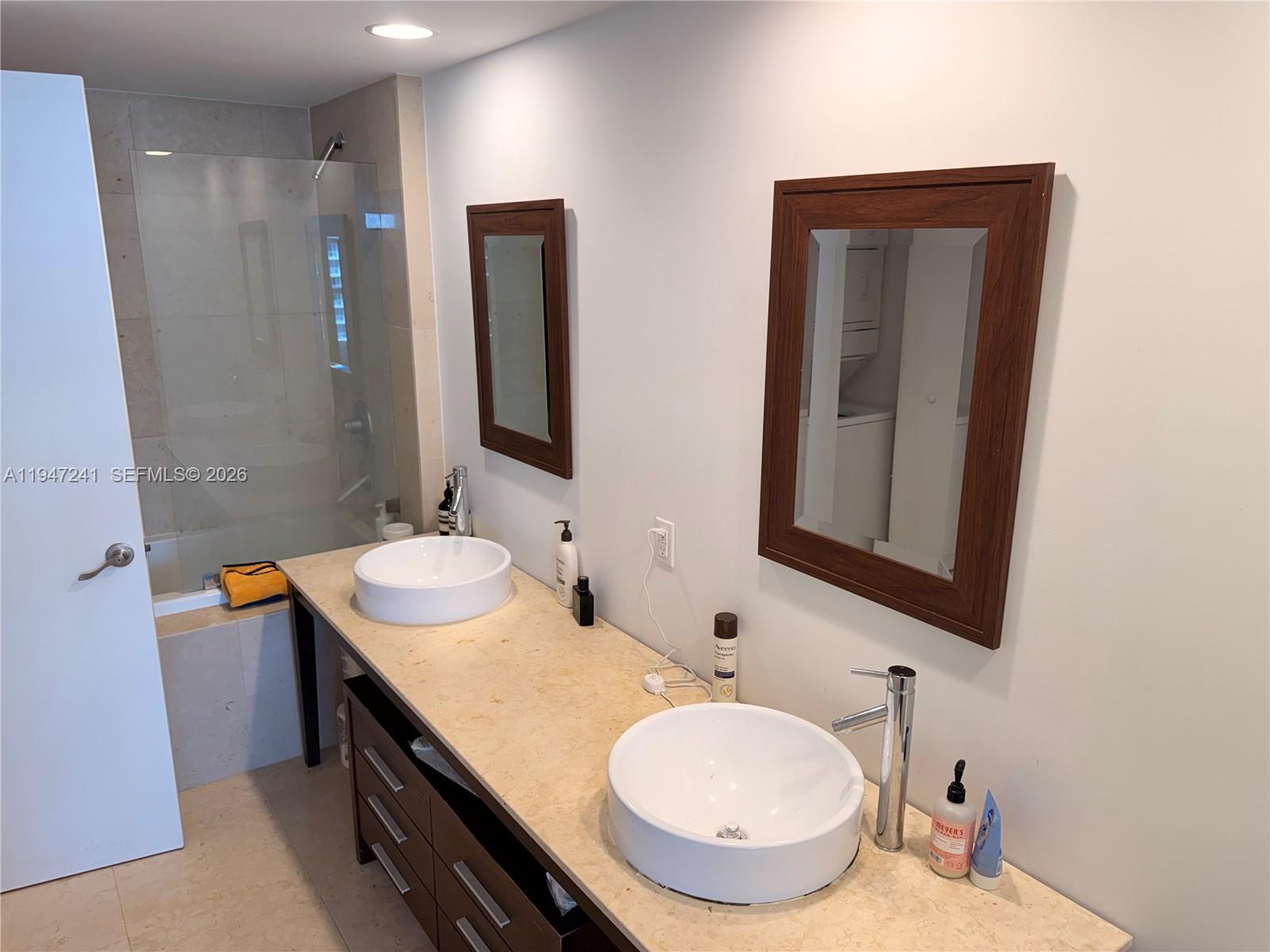 465 Brickell Ave #2906, Miami FL 33131