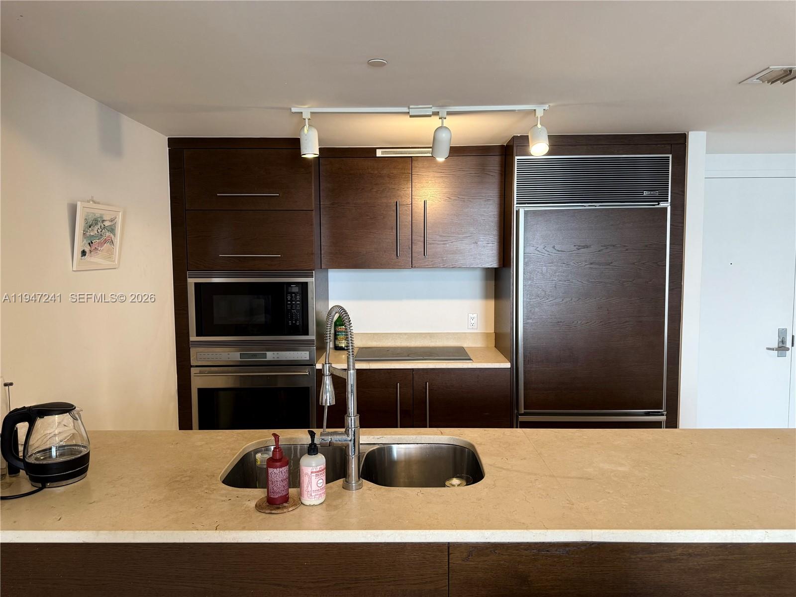 465 Brickell Ave #2906, Miami FL 33131