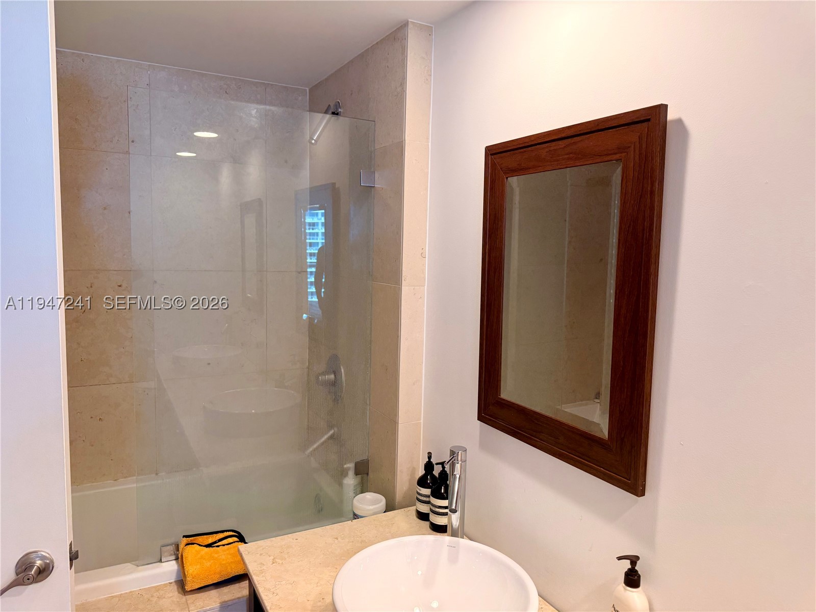 465 Brickell Ave #2906, Miami FL 33131