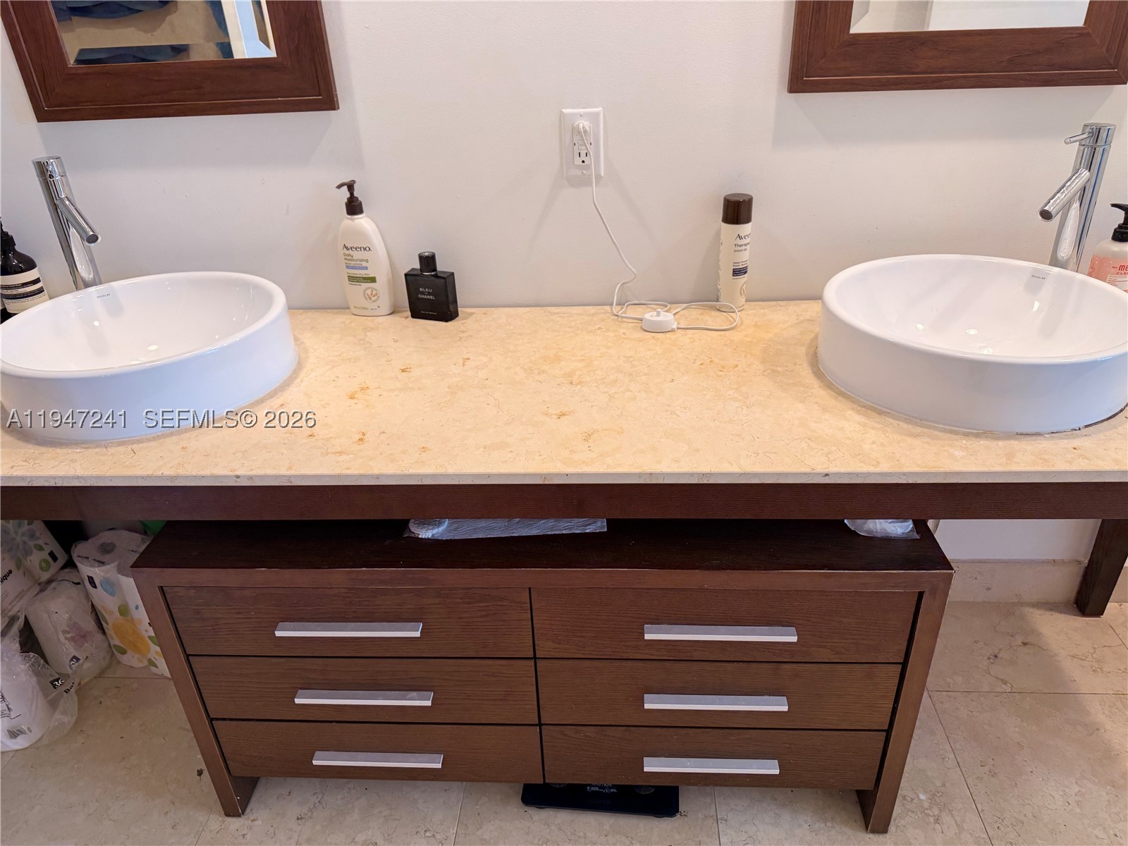 465 Brickell Ave #2906, Miami FL 33131