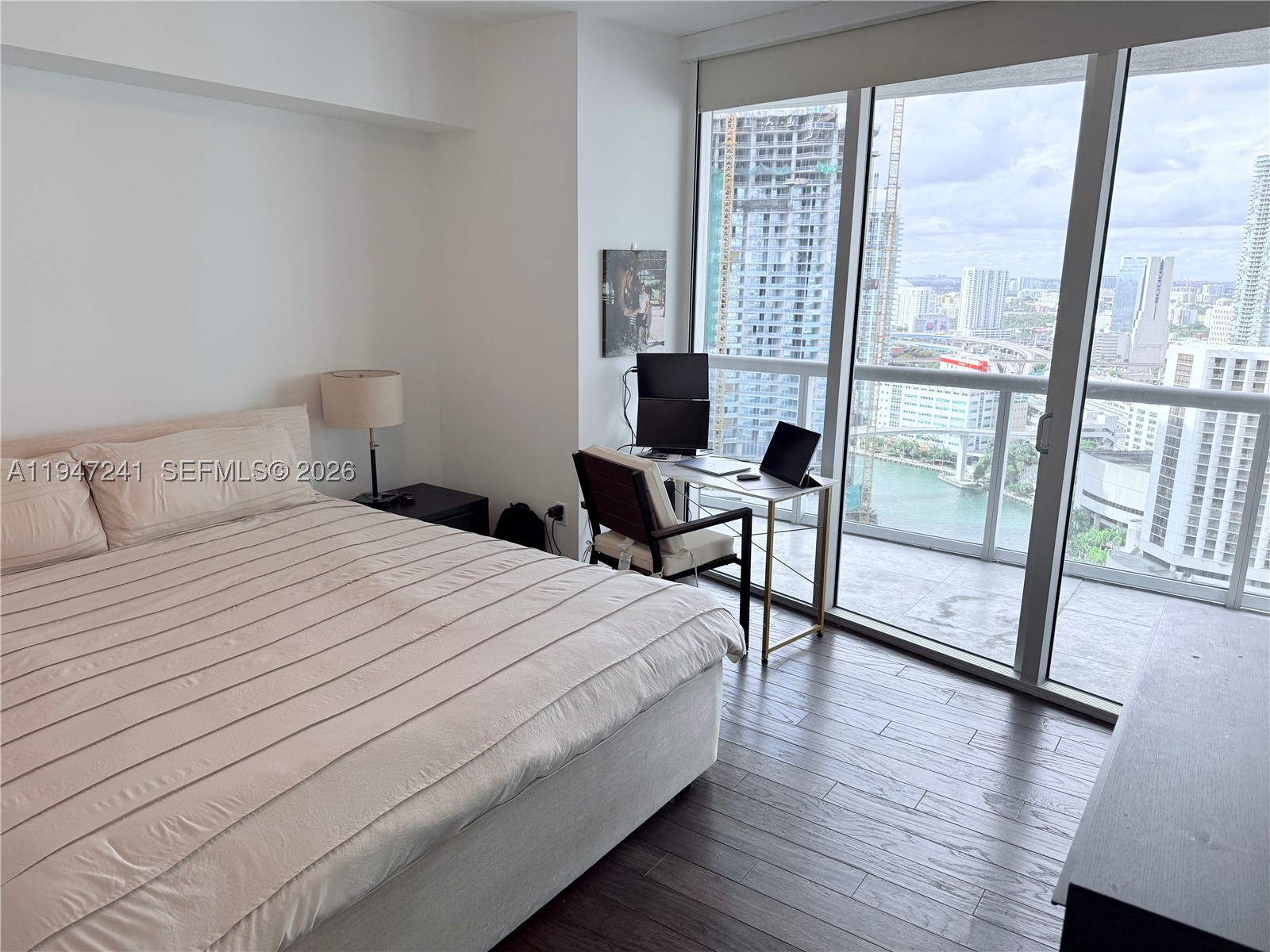 465 Brickell Ave #2906, Miami FL 33131