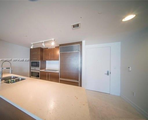 465 Brickell Ave #2906, Miami FL 33131