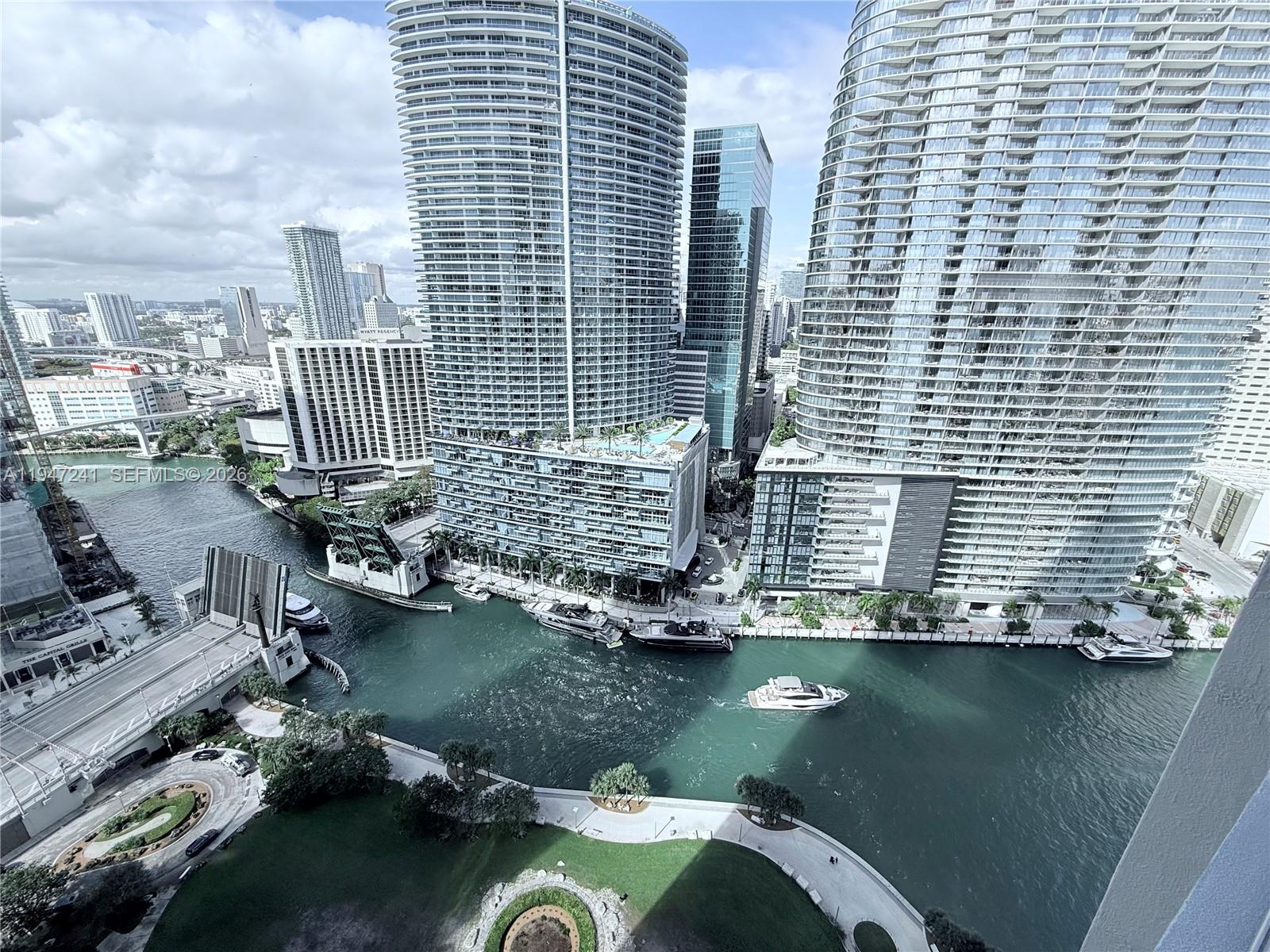 465 Brickell Ave #2906, Miami FL 33131