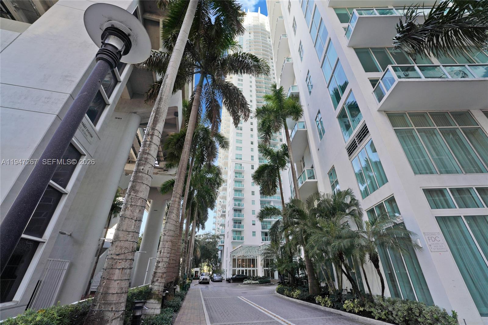 31 SE 5th St #3306, Miami FL 33131