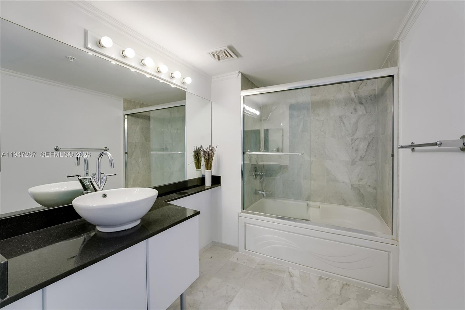 31 SE 5th St #3306, Miami FL 33131
