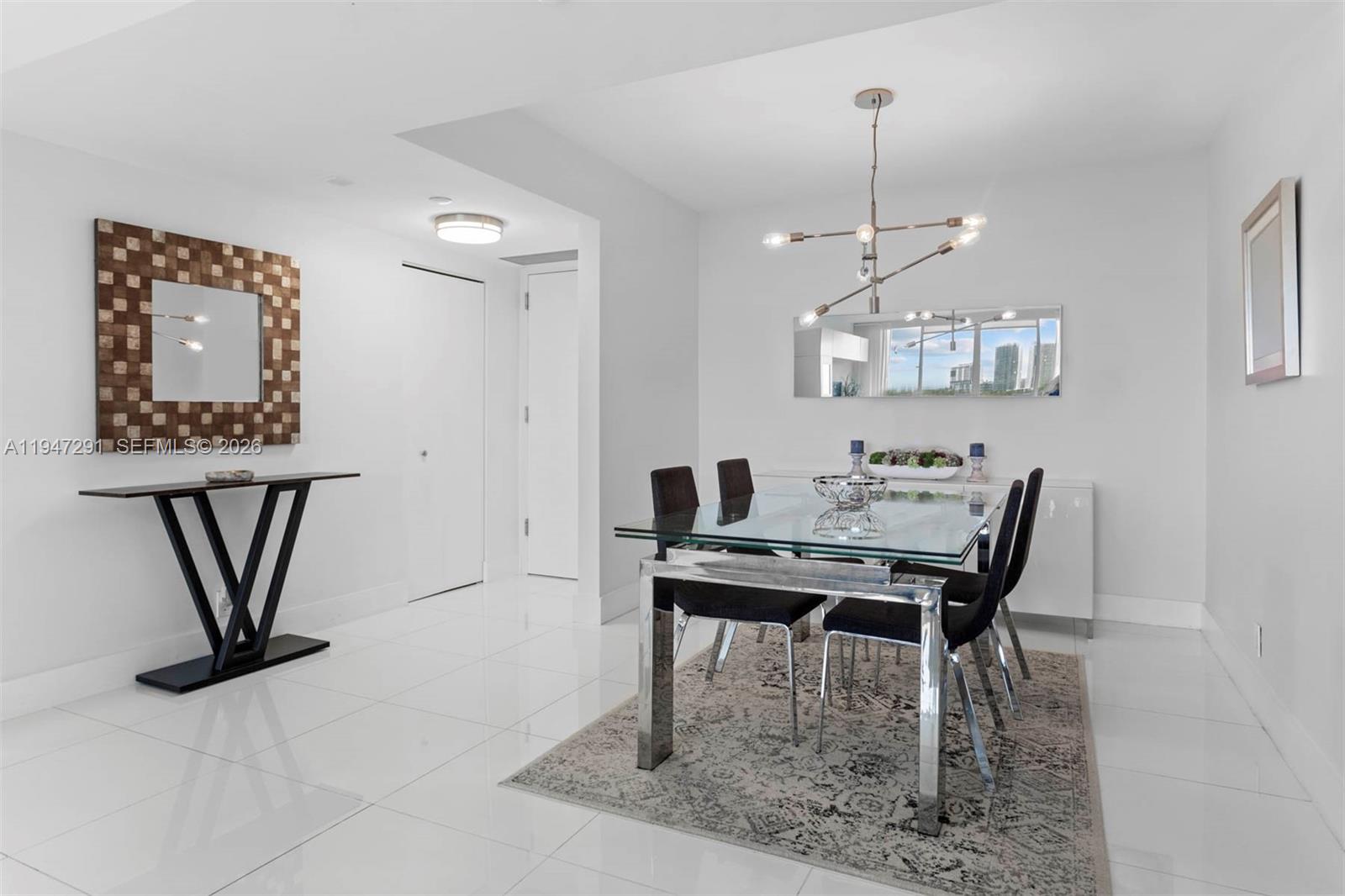 1000 W Island Blvd #812, Aventura FL 33160