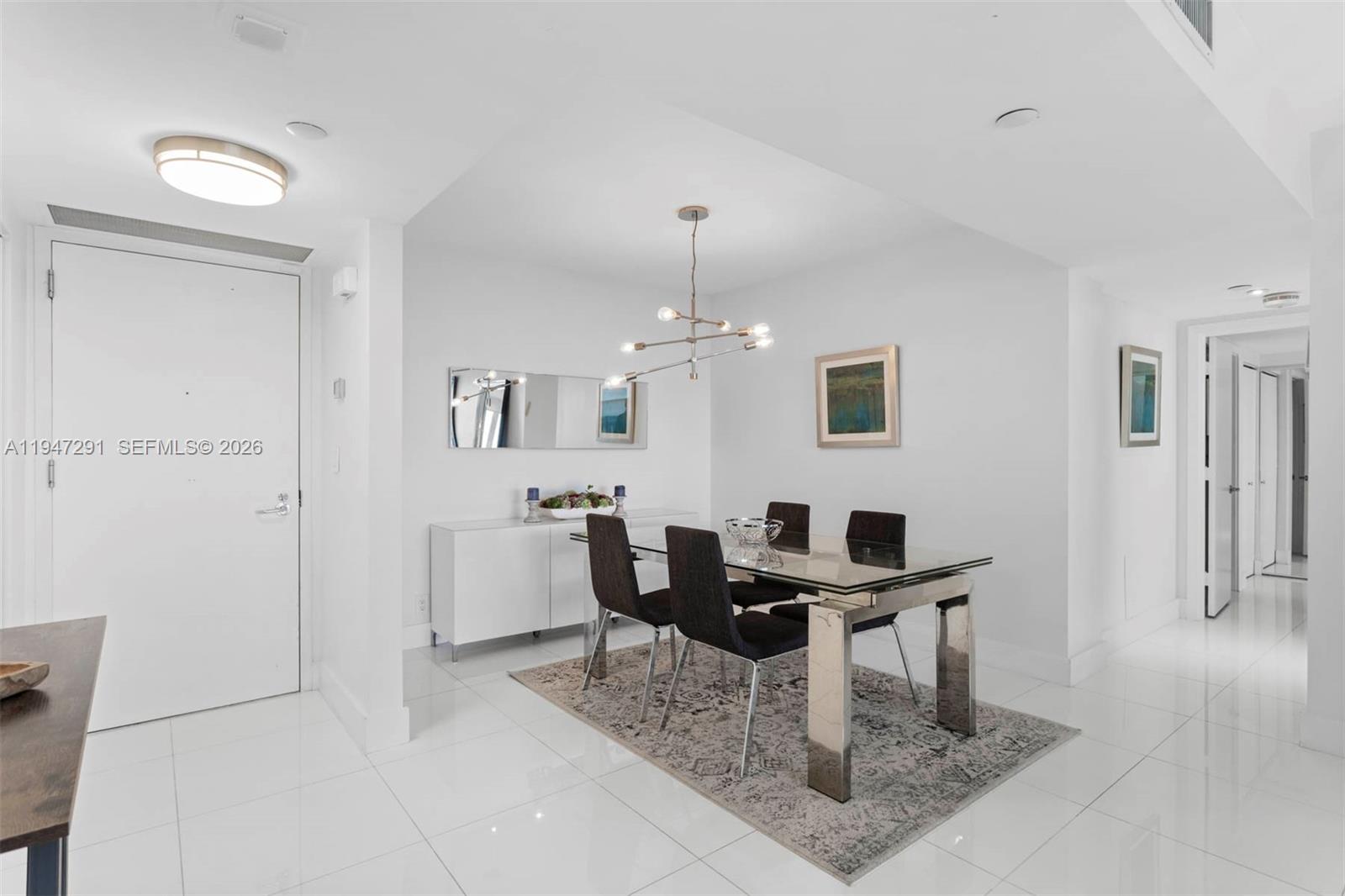1000 W Island Blvd #812, Aventura FL 33160