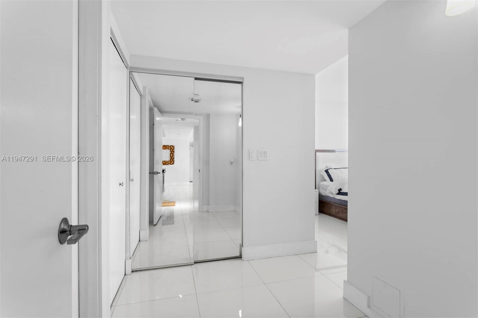 1000 W Island Blvd #812, Aventura FL 33160
