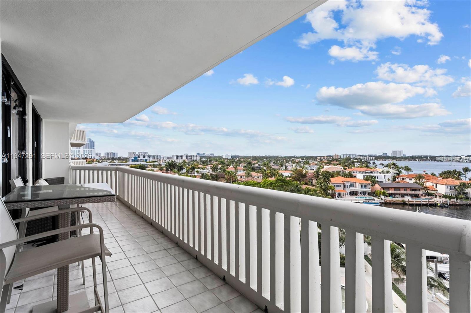 1000 W Island Blvd #812, Aventura FL 33160