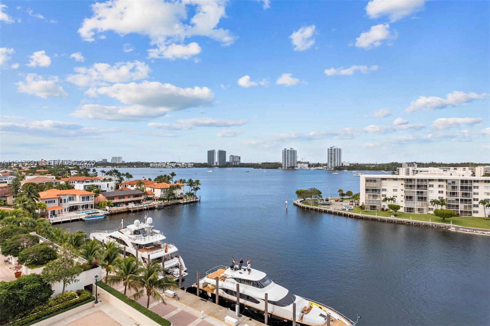1000 W Island Blvd #812, Aventura FL 33160