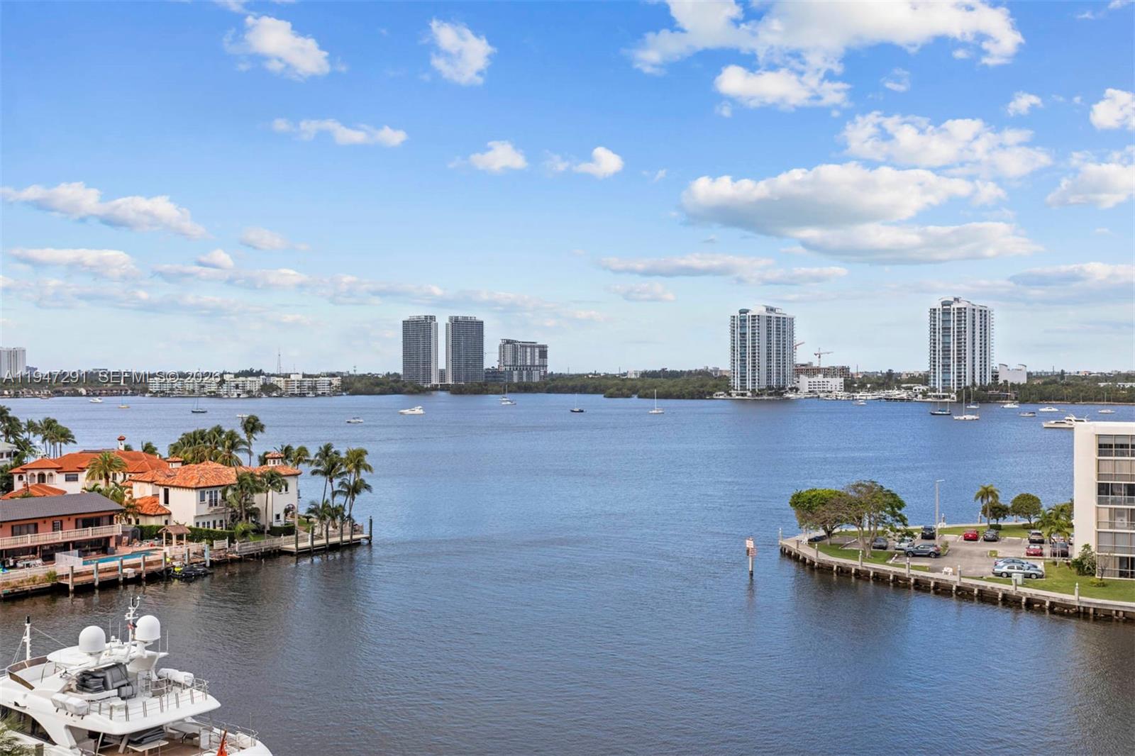 1000 W Island Blvd #812, Aventura FL 33160