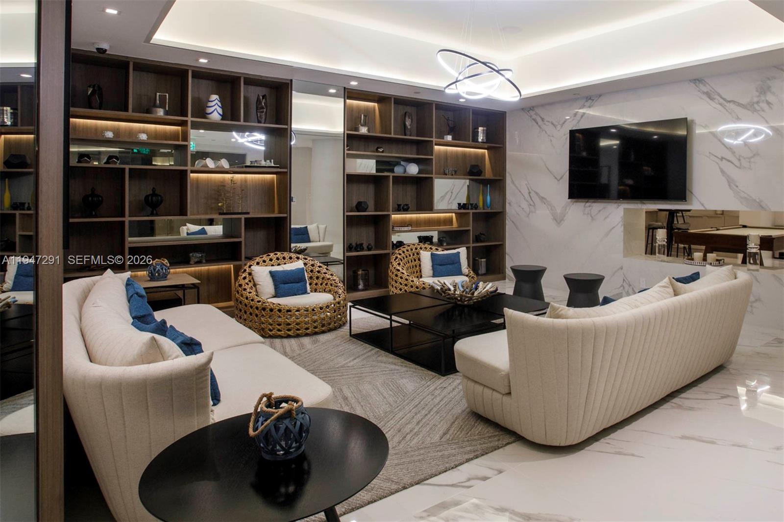 1000 W Island Blvd #812, Aventura FL 33160