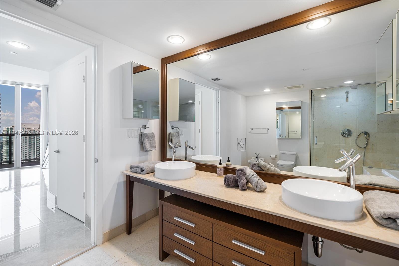 495 Brickel Ave #5705, Miami FL 33131