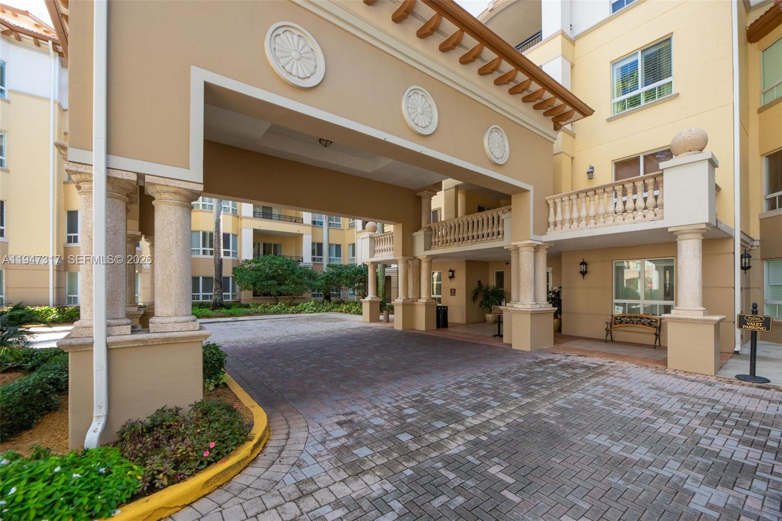 16101 Emerald Estates Dr #250, Weston FL 33331
