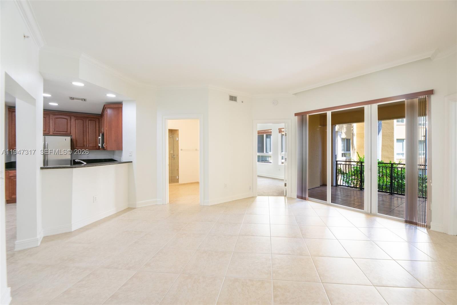 16101 Emerald Estates Dr #250, Weston FL 33331
