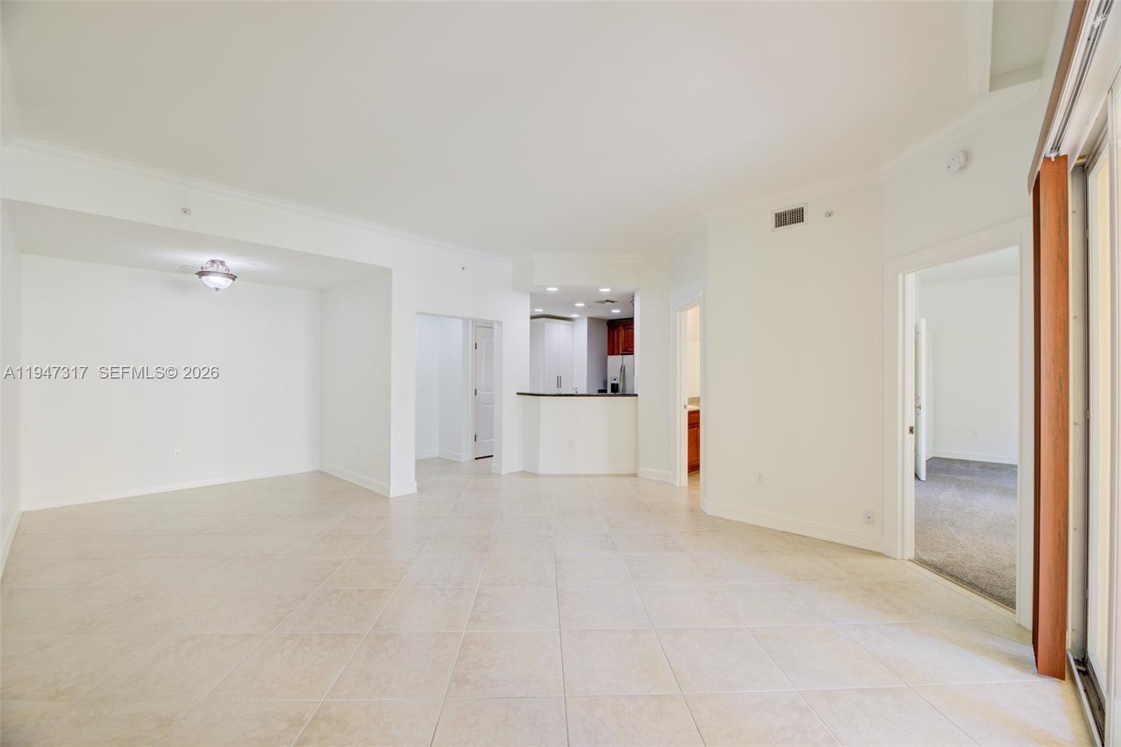 16101 Emerald Estates Dr #250, Weston FL 33331