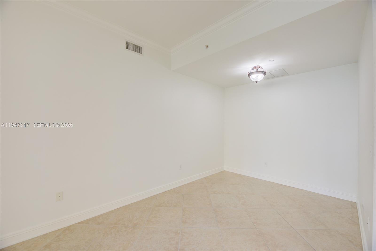 16101 Emerald Estates Dr #250, Weston FL 33331