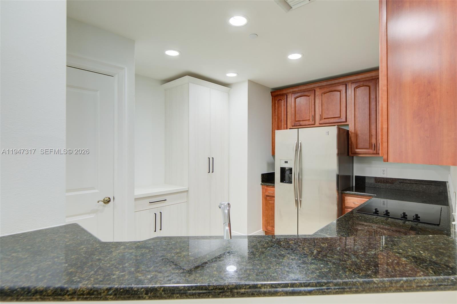 16101 Emerald Estates Dr #250, Weston FL 33331