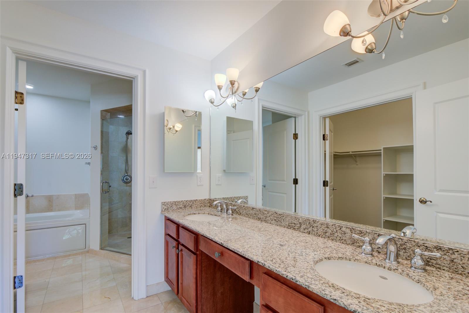 16101 Emerald Estates Dr #250, Weston FL 33331