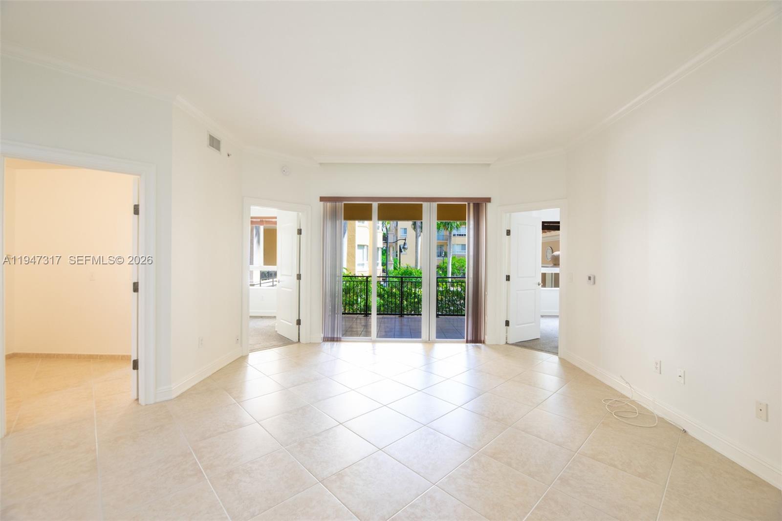 16101 Emerald Estates Dr #250, Weston FL 33331