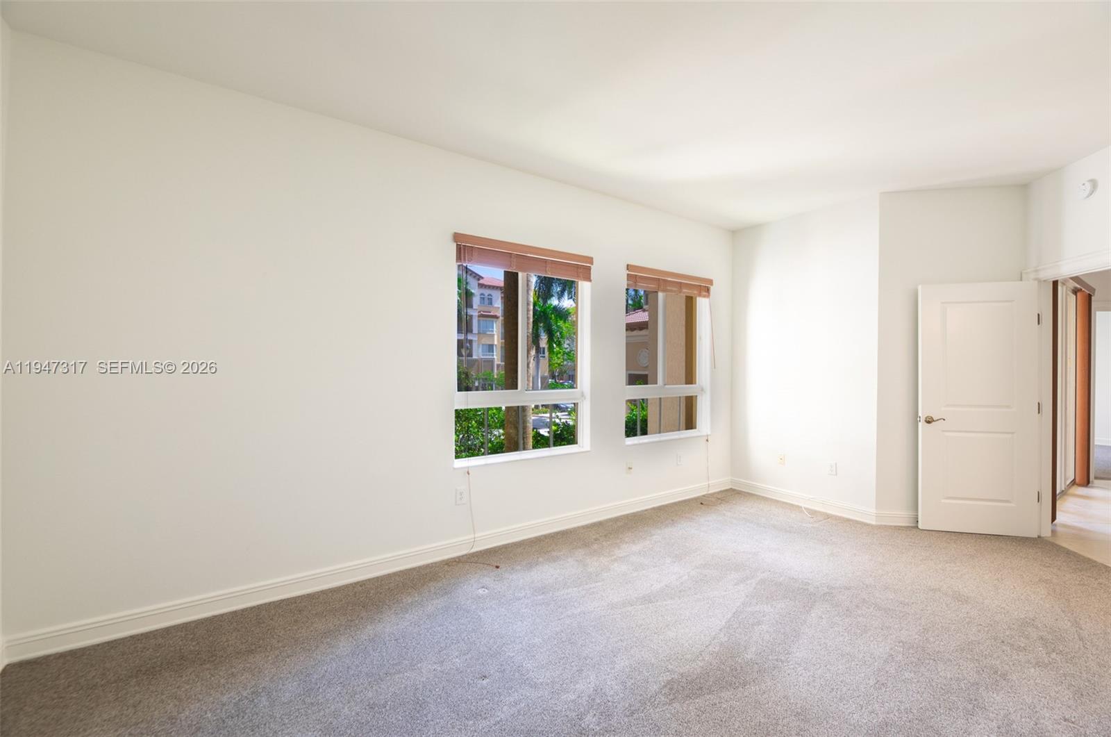 16101 Emerald Estates Dr #250, Weston FL 33331