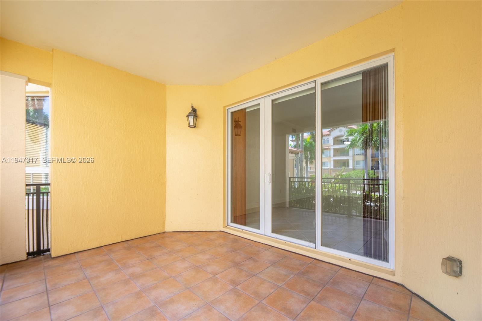 16101 Emerald Estates Dr #250, Weston FL 33331