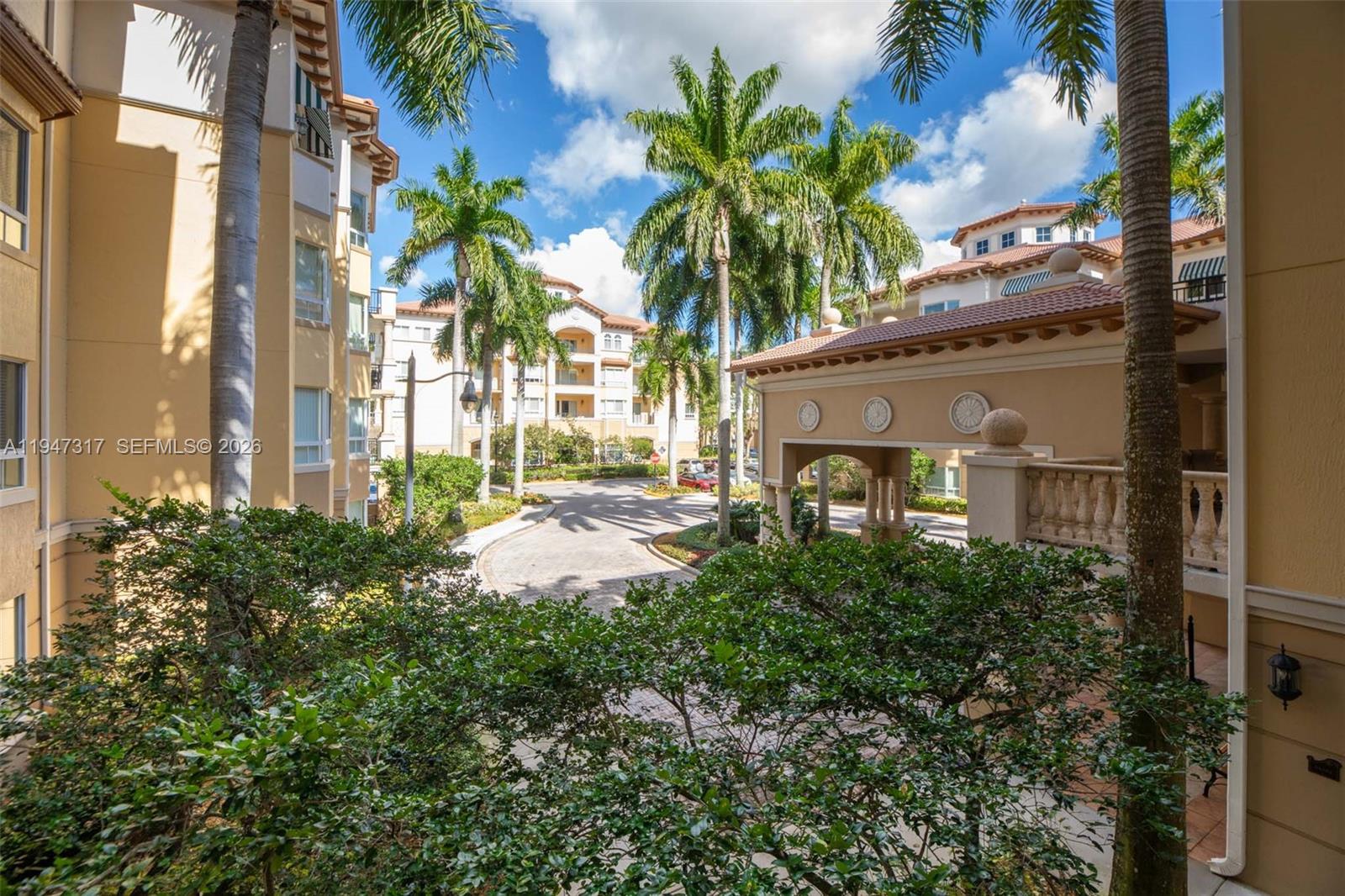 16101 Emerald Estates Dr #250, Weston FL 33331