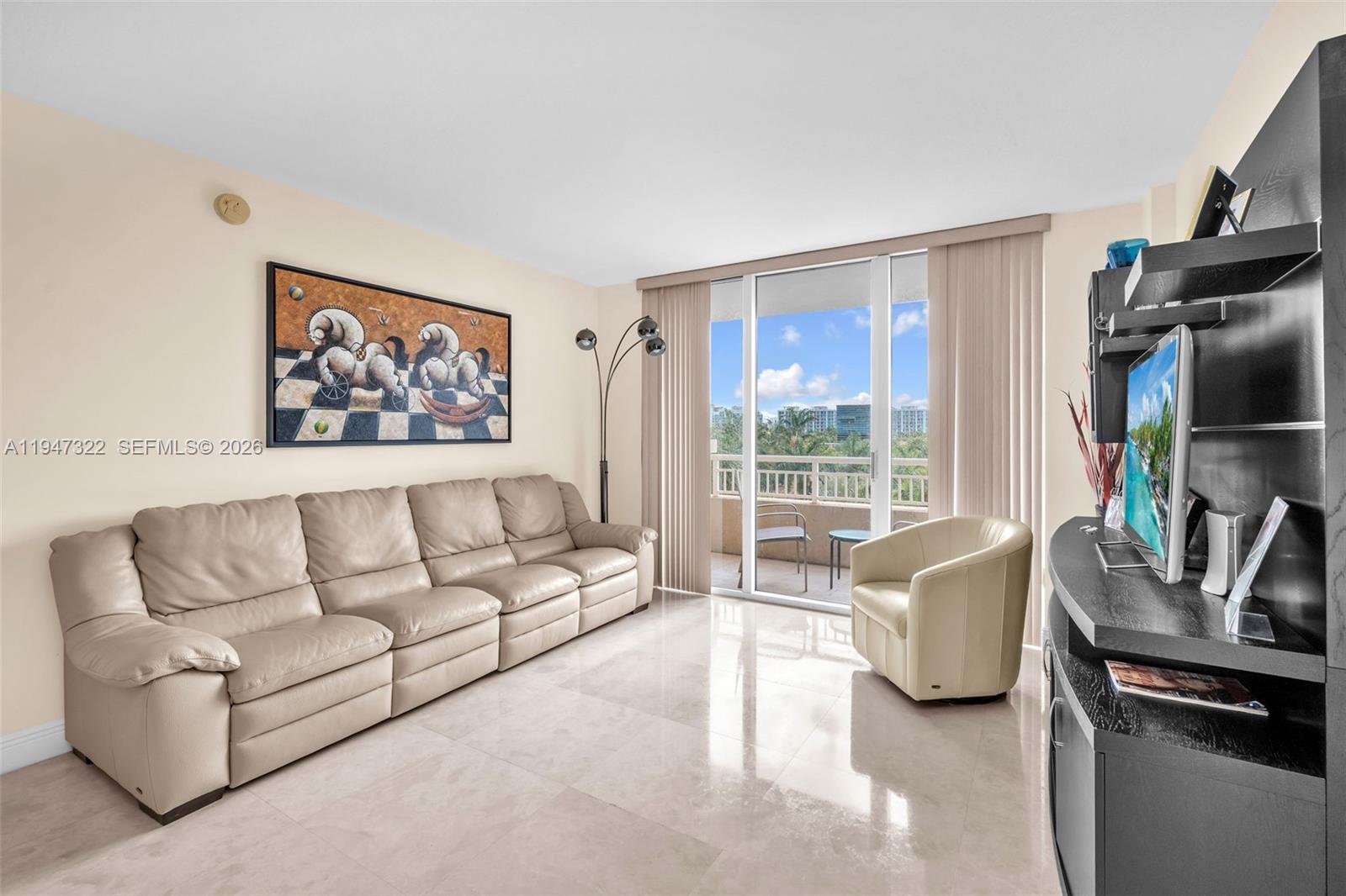 19501 W Country Club Dr #505, Aventura FL 33180